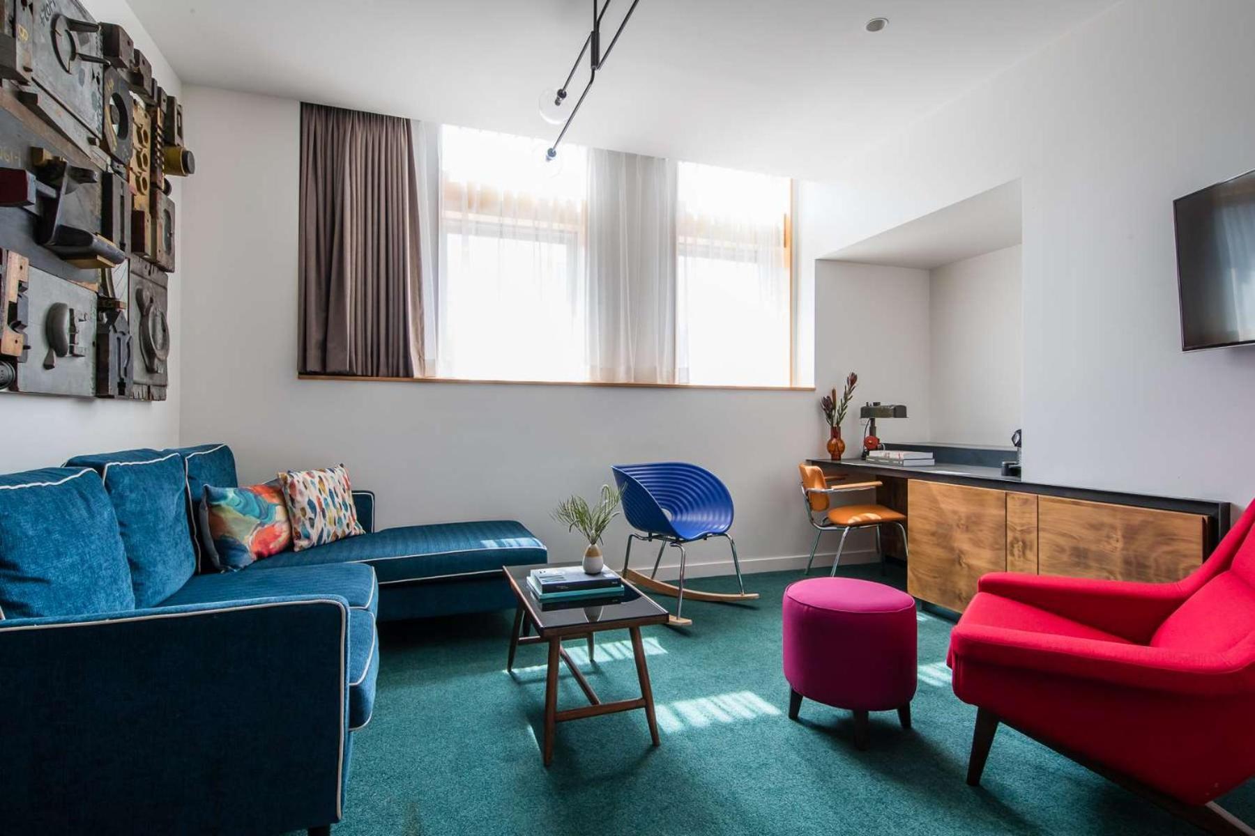 ジ オールド クレア ホテル シドニー エクステリア 写真 The interior of a room at the hotel